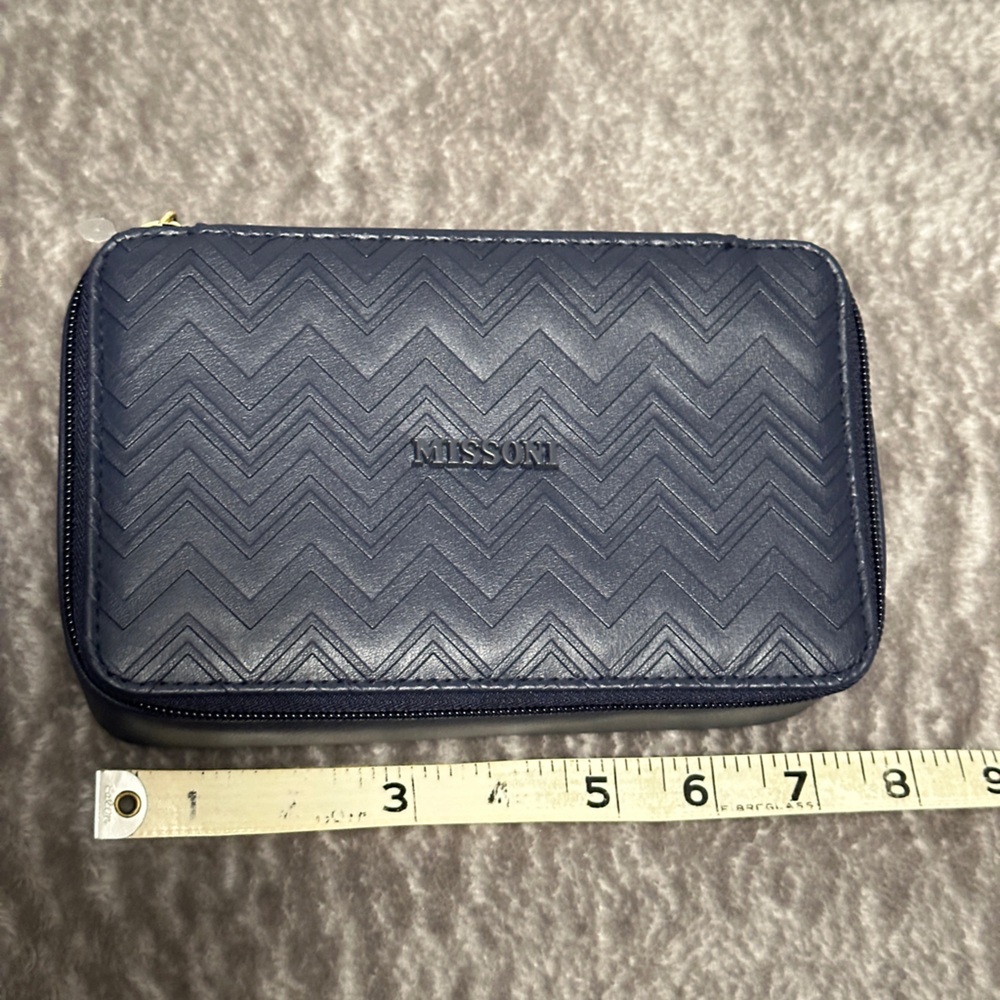 NWT Missoni x Delta amenity kit